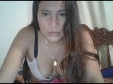 PAISA DE 24 MUESTRA TETAS POR WEBCAM  snapshot 14