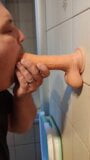 Pratica di succhiare il dildo snapshot 2