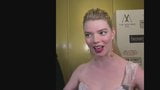 Anya Taylor provocare cu masturbare cu bucurie snapshot 6