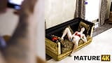 Mature4k. Hijastro tiene que dar placer sexual al arbusto de la belleza madura snapshot 4