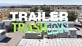 Trailertrashboys hunks Alpha Wolfe en Joel iemand zonder condoom snapshot 1