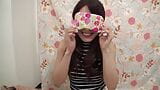 If she can guess all the contents of the mouth while blindfolded, she wins a prize! snapshot 2