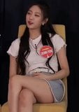 It's Lovelyz's YeIn With Her Thigh On Display snapshot 2