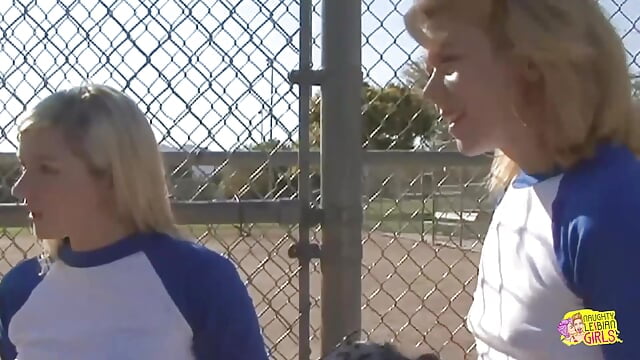 A Lesbian’s Nipples Get Harder When Pinched