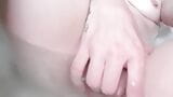 水中ソロでタイトなマンコを指マンする細身の女 snapshot 16