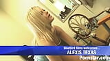 Memek si seksi alexis texas dirobek sama cowok sange snapshot 1