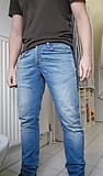 Mijo em meus jeans, camiseta e final ver minha porra GerMANpiss snapshot 7