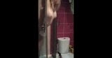 Femme jouit sous la douche avec un inconnu snapshot 4