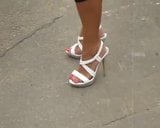 Pieds matures en talons hauts snapshot 4