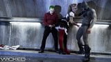 Wicked - Harley Quinn šuká žolíka a batmana snapshot 10