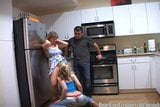 2 milf na cozinha snapshot 5