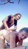 艾米丽玫瑰和詹姆斯- 艾米丽在JAMACIAN海滩上带詹姆斯大黑鸡巴侧向传教士，后入摄像头和女牛仔 snapshot 11