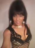 Transexual negra saliendo al club snapshot 3