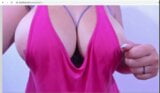 Latina in Pink verführt mich mit ihren dicken Titten snapshot 9