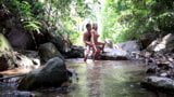 Casal gostoso fodendo na selva - sexo ao ar livre snapshot 17