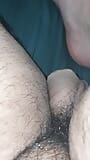 Stiefmutter mit erstaunlichem dickem arsch im zimmer des stiefsohns, während er nackt im bett ist snapshot 9