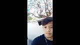 Asia teen guy atira uma grande carga no cemitério snapshot 4