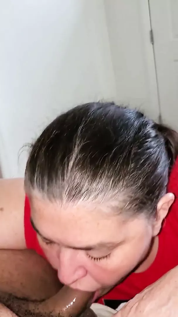 Watching G O T While Getting Gumjob with Ice: American BBC Porn | xHamster