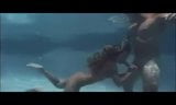Под водой Toni - секс латины snapshot 9
