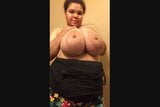 Besar muda hitam wanita gemuk menunjukkan dia boobs snapshot 2