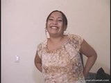 Gordinha asiática dona de casa amadora dá um boquete quente snapshot 2