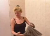 Милфа-блондинка трахает молодого ебаря в любительском видео snapshot 1