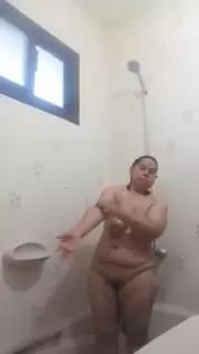 Tante Tkw Indonesia Kirim Video Mandi: Indonesian Pissing Porn ...