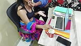 Indiancă bhabhi sexy este futută în birou de un angajat - audio hindi snapshot 9