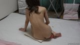 La ragazza giapponese mostra la ginnastica nuda snapshot 6