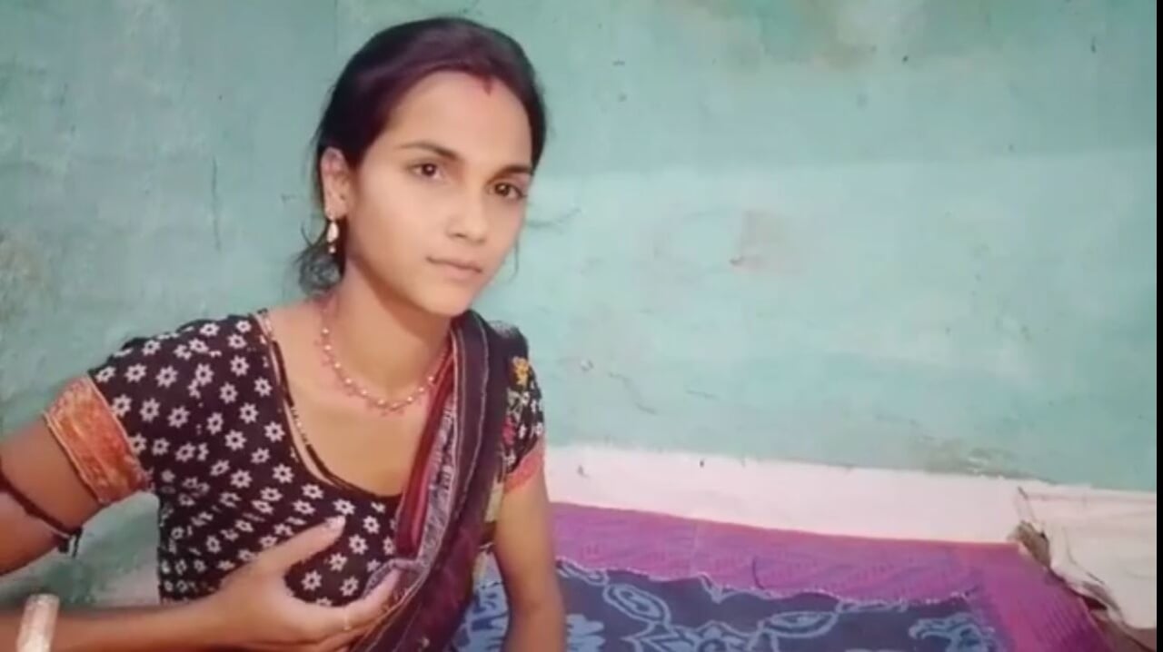 Aaj meri randi biwi ki gand mari pehli baar tel laga kar chod diya első anális szex feleséggel