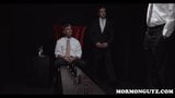 Mormon Twink duduk di atas radas dildo kemudian dikongkek oleh ayah snapshot 1