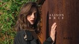 Alison brie - sessão de fotos &#39;&#39; básica &#39;&#39; snapshot 2