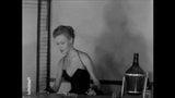 50年代のストッキングを履いたヴィンテージ女性 snapshot 1