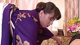 Curva japoneză se bucură de un futai profund după vibrații - ejaculare înăuntru snapshot 13