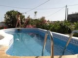 プールサイドで裸の日光浴 snapshot 2