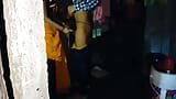 Vidéo de performance d’une femme au foyer indienne du village snapshot 3