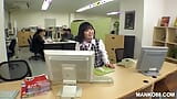 Sex at Work with my Boss while others are working! Shizuku Futaba for Manko88 snapshot 4