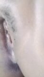 ニダ・アリが大きなキュウリをマンコと肛門に入れる snapshot 3