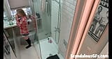 Filmando a mi novia adolescente desnuda en la ducha snapshot 2