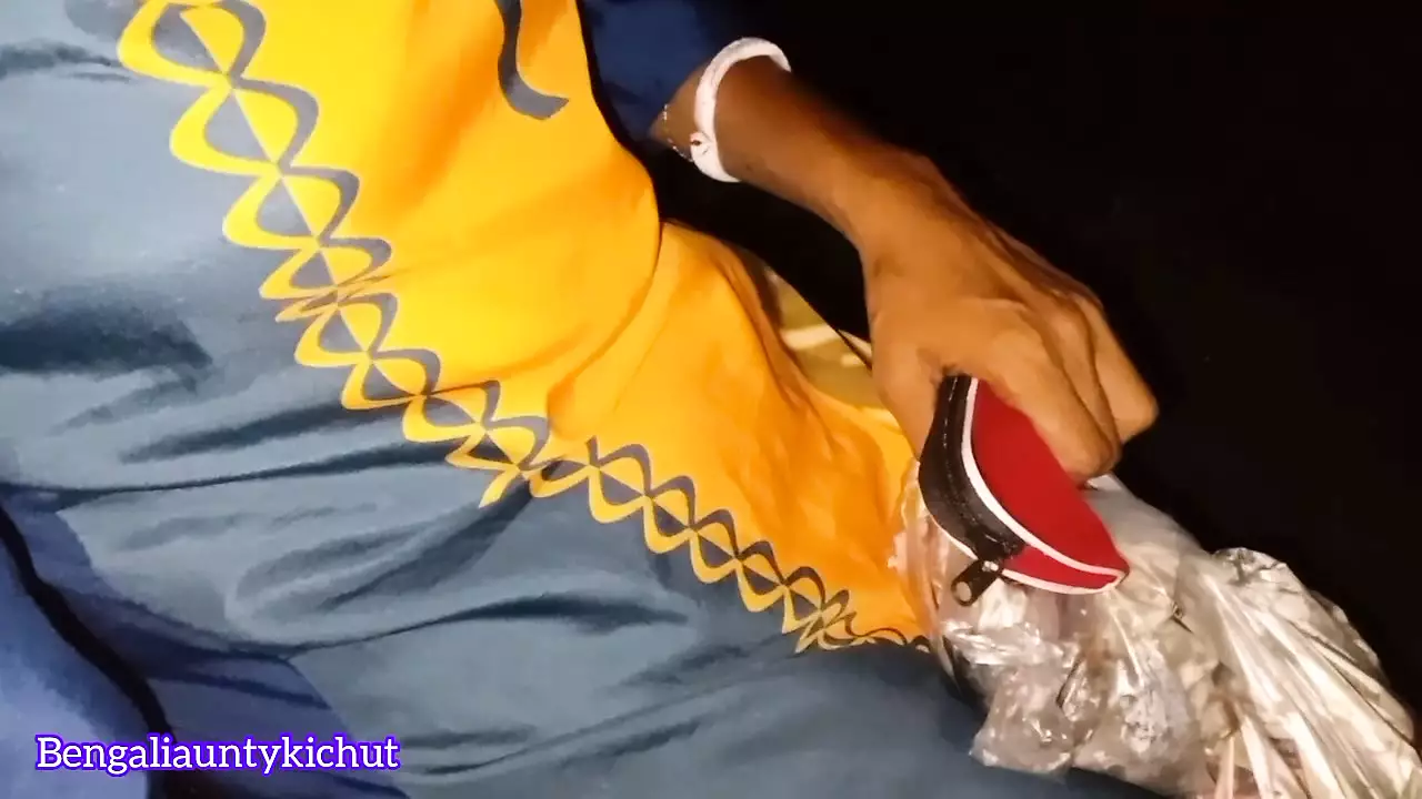 Kaki Sote Sote Chudwa Li Bhatije Ke Sath Land Chhil Gaya Bhatije Ka Chudai  Karte Karte by Bengaliauntykichut | xHamster