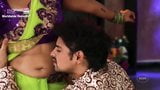 Hot Aunty deep navel kiss snapshot 2