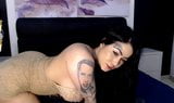 Ragazza dai tatuaggi spessi con grandi tette e culo snapshot 10