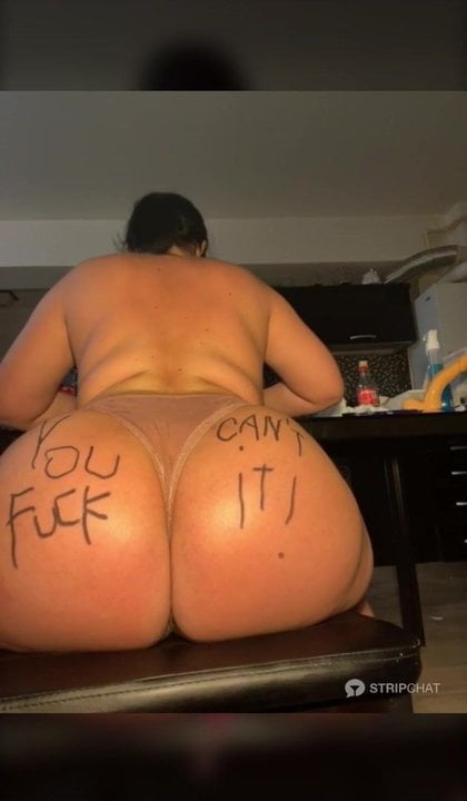 Selmaazmani yêu dildo