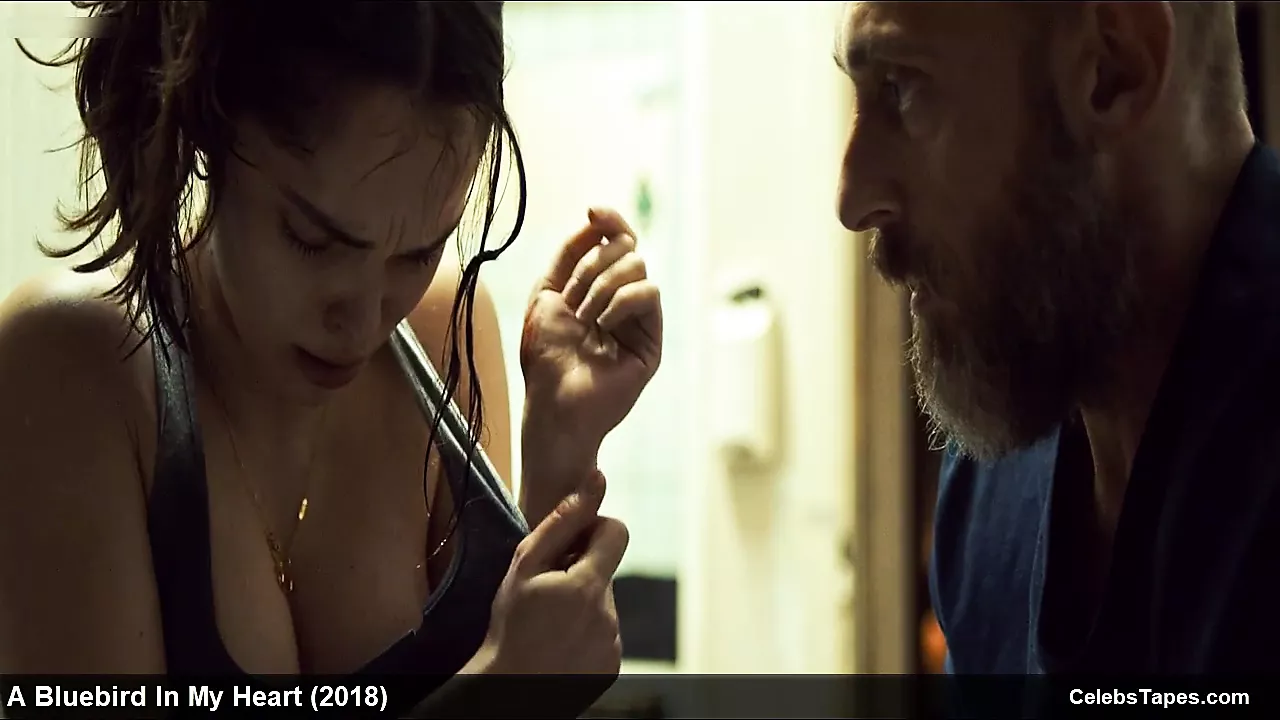 Celebridad puta lola le lann sexy desnuda en una ducha caliente | xHamster