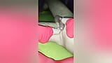 Footjob con i miei piedi sexy e le calze di nylon rosse snapshot 9