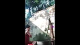 印度泰卢固村阿姨洗澡，展示自然下垂的胸部 snapshot 6