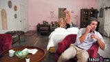 Hijastra adolescente Khloe Kapri follada duro delante de papá snapshot 8