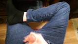 Femboy baise et jouit sur les pieds snapshot 1