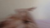 Une adolescente incroyable d'à côté baise sa chatte en amazone snapshot 9