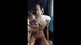 Une jeune Asiatique essaye le sexe sur un banc snapshot 6